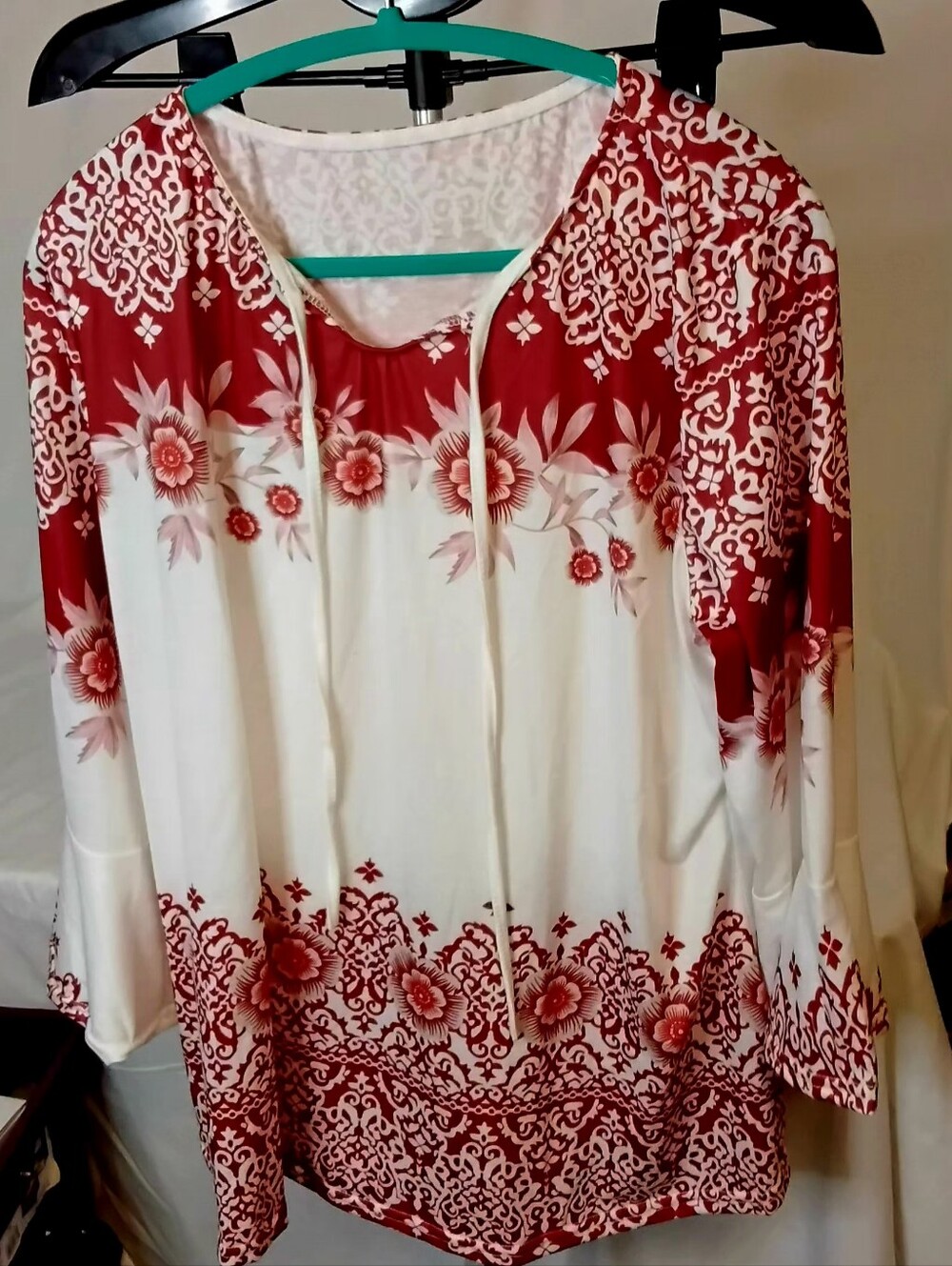 Women's Red and White Floral twirll Top